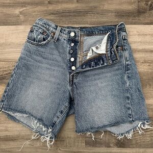 Levi’s 501 mid length shorts